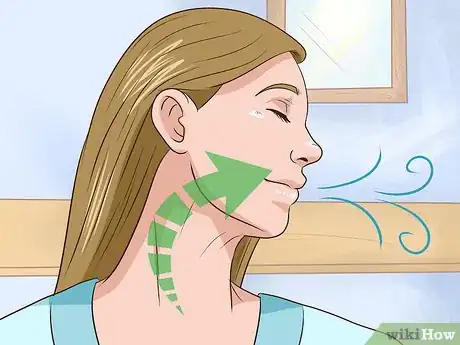 Imagen titulada Get Rid of Neck Lines Step 3