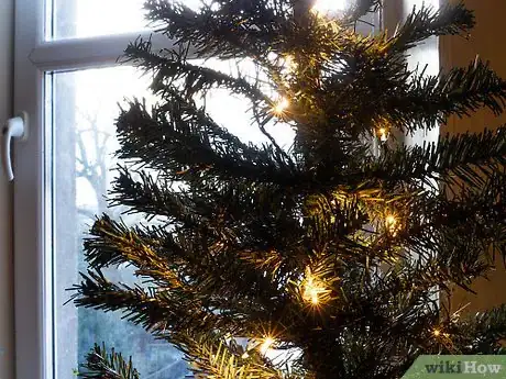 Imagen titulada Decorate a Christmas Tree Elegantly Step 8