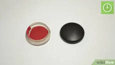 Imagen titulada Make Lipstick Out of Crayons Step 14