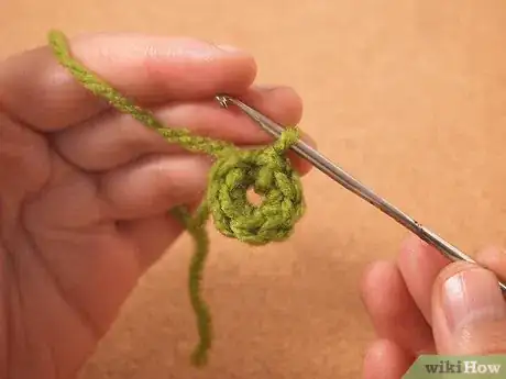 Imagen titulada Crochet a Magic Ring Step 14