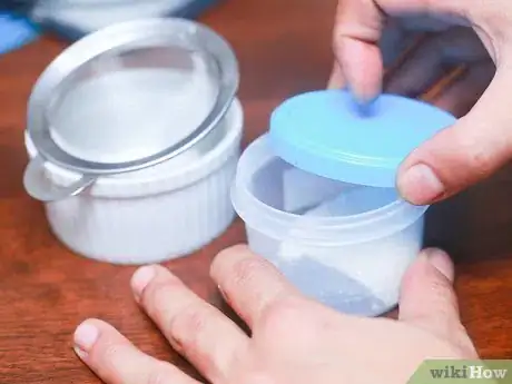 Imagen titulada Get Rid of Roaches with Borax Step 9