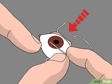 Imagen titulada Tell if Your Eyes Are Going Bad Step 19