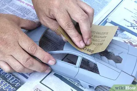Imagen titulada Paint a Model Car Step 3