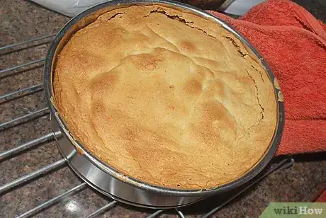 Imagen titulada Test a Cake to See if it is Done Step 7