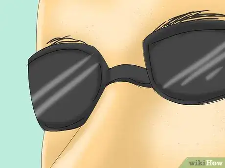 Imagen titulada Get Dirt Out of Your Eye Step 9