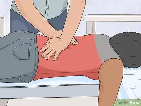 Imagen titulada Treat a Back Strain Step 7