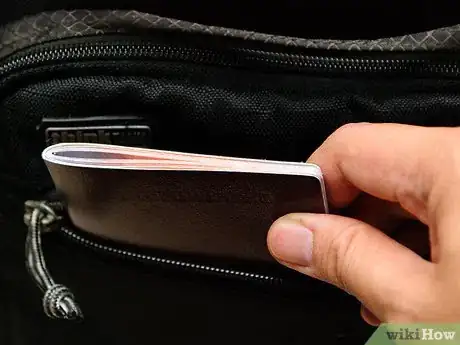 Imagen titulada Pack Your Carry on Bag Step 6