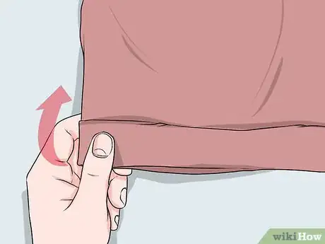 Imagen titulada Hem Shirts Step 10