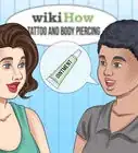 comer con una perforación en la lengua