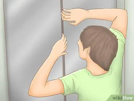 Imagen titulada Escape a Stranded Elevator Step 8