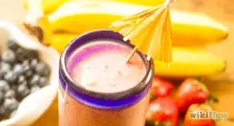 hacer un licuado de frutas con yogur