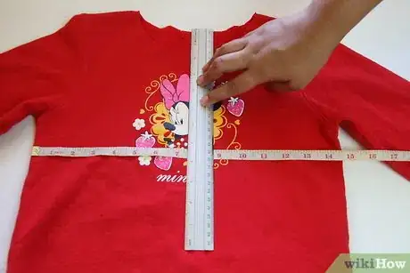 Imagen titulada Cut a Sweatshirt Step 5Bullet1