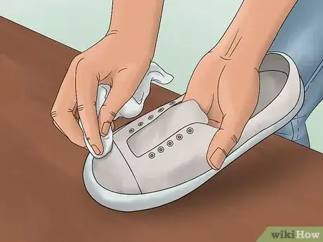 Imagen titulada Color Your Converse Step 1