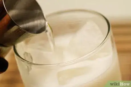 Imagen titulada Make an Iced Latte Step 3
