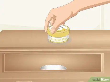 Imagen titulada Wax Furniture Step 2