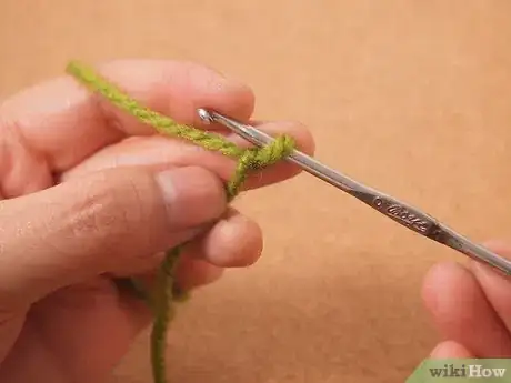 Imagen titulada Crochet a Magic Ring Step 11