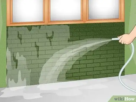 Imagen titulada Take Paint Off Brick Step 2