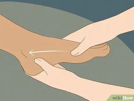 Imagen titulada Seduce a Woman With a Foot Massage Step 7