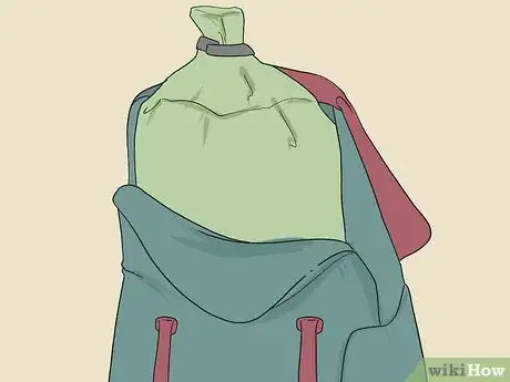 Imagen titulada Fit a Backpack Step 5.jpeg