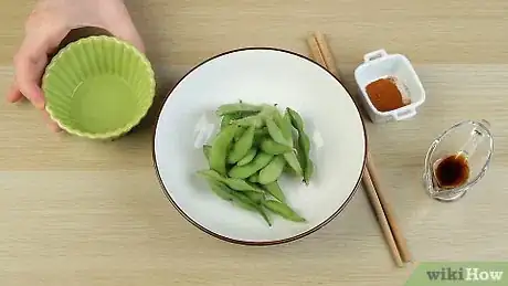 Imagen titulada Eat Edamame Step 1