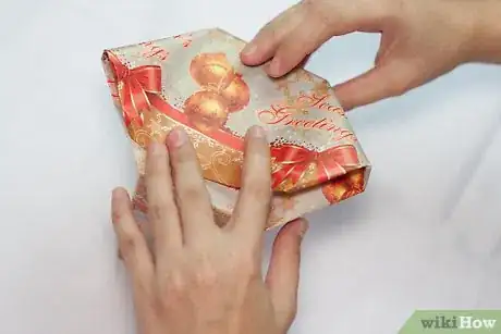 Imagen titulada Prank Someone with a Layered Christmas Gift Step 5