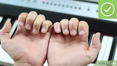Imagen titulada Place Your Fingers Properly on Piano Keys Step 7