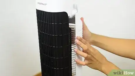 Imagen titulada Clean a Tower Fan Step 8