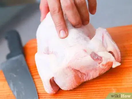 Imagen titulada Bone a Chicken Step 2