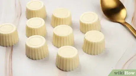 Imagen titulada Make Chocolate Shapes Step 13
