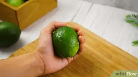 Imagen titulada Zest a Lime Step 14