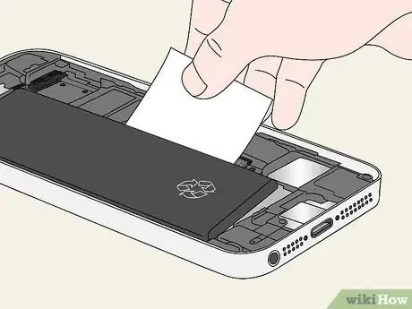 Imagen titulada Replace an iPhone Battery Step 60