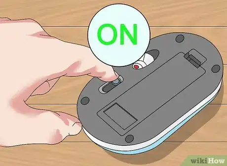 Imagen titulada Connect a Wireless Mouse Step 3