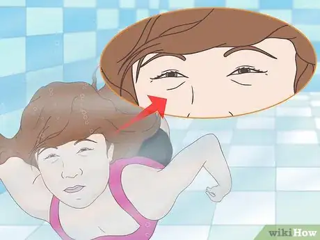 Imagen titulada Open Your Eyes Underwater Without Goggles on and Not Hurt Step 5