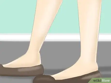 Imagen titulada Keep Feet from Falling Asleep Step 1