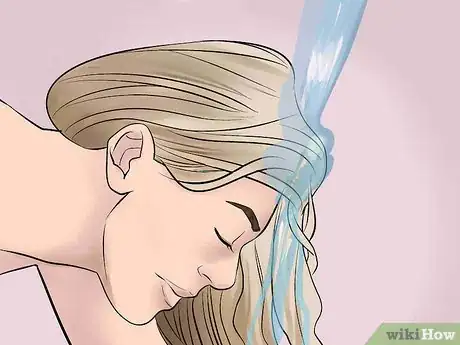Imagen titulada Get Blonde Hair from Dark Brown Step 14