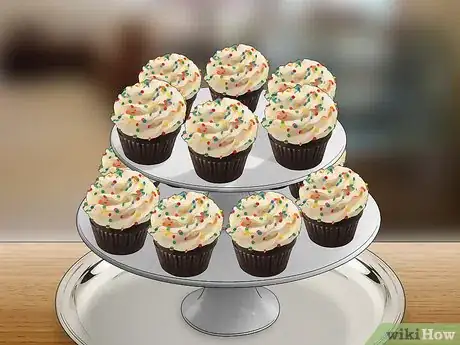 Imagen titulada Make a Cupcake Stand Step 16