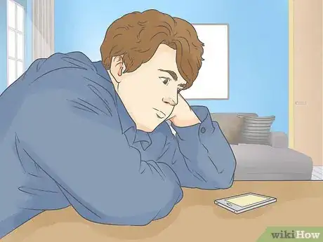 Imagen titulada Get a Guy to Talk to You Again Step 1