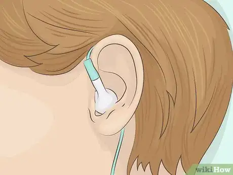 Imagen titulada Keep Earbuds from Falling Out of Your Ears Step 1