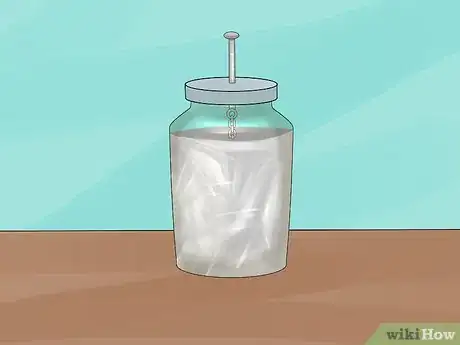 Imagen titulada Make a Leyden Jar Step 3