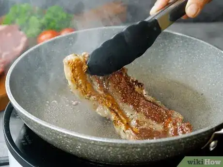 Imagen titulada Cook New York Strip Steak Step 4