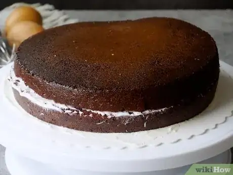 Imagen titulada Make a Layer Cake Step 13
