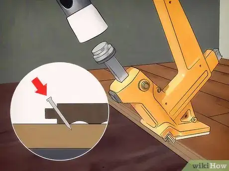 Imagen titulada Install Hard Wood Flooring Step 11