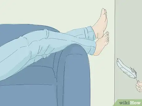 Imagen titulada Tickle Feet Step 2