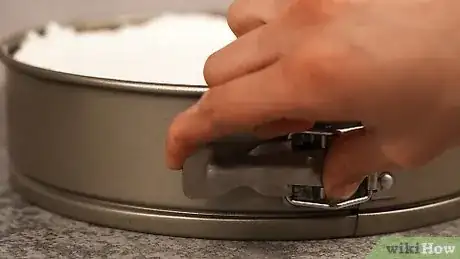 Imagen titulada Remove Cheesecake from a Springform Pan Step 8