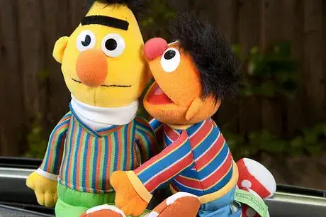 Imagen titulada Bert and Ernie  Let me tell you a secret   20090917.10D.53994.P1   SML