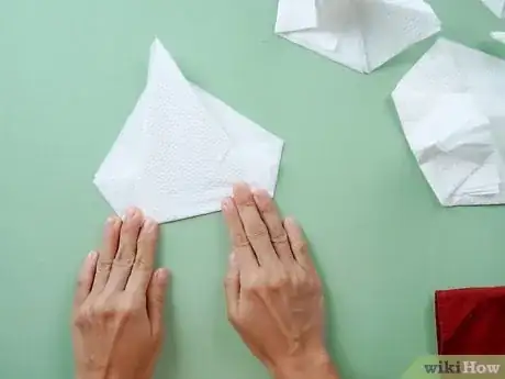Imagen titulada Fold a Napkin Into a Swan Step 8