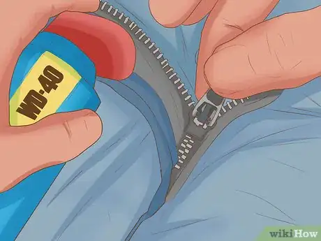 Imagen titulada Loosen a Hard to Close Zipper Step 7