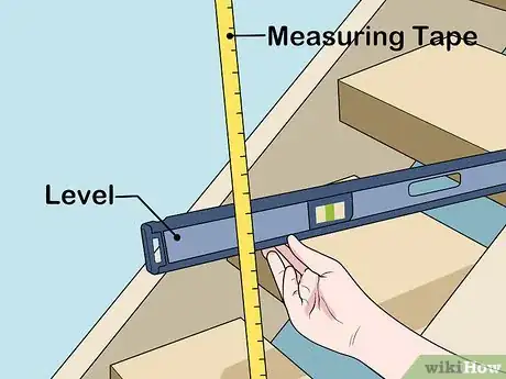 Imagen titulada Paint a High Ceiling over Stairs Step 7