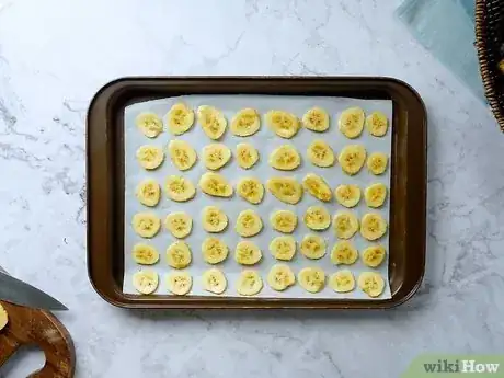 Imagen titulada Make Banana Chips Step 3