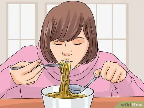 Imagen titulada Eat Noodles Step 4